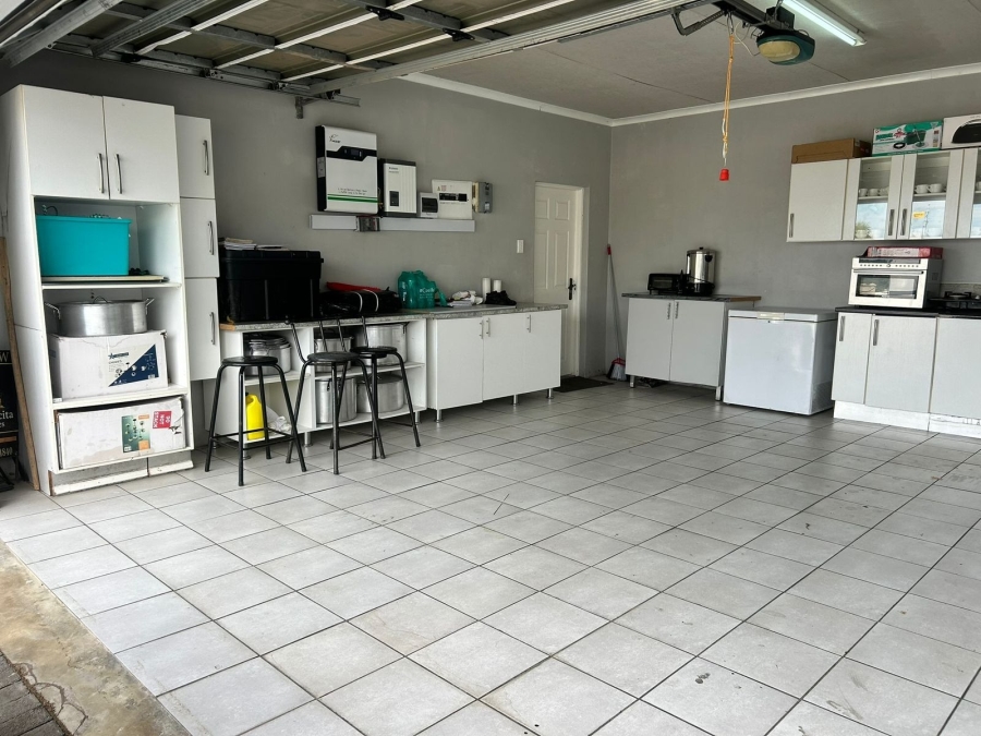 5 Bedroom Property for Sale in Nahoon Valley Park Eastern Cape